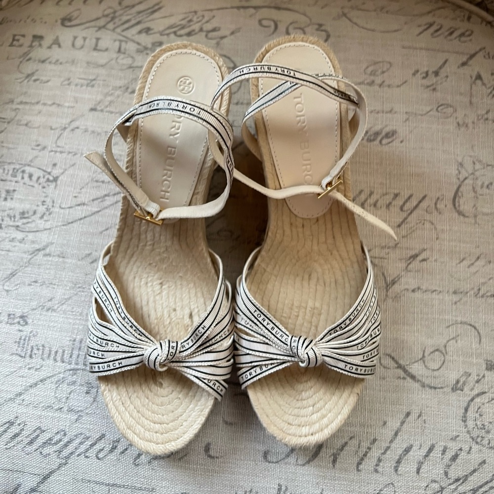 TORY BURCH Ribbon Strappy Espadrille
Wedge Sandals New Cream/Black Size 9